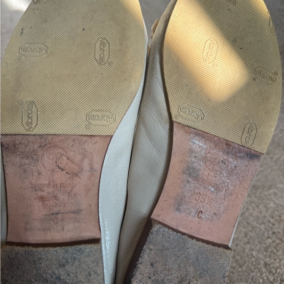 CHANEL Women's White and Cream Flats - Picture 3 of 3